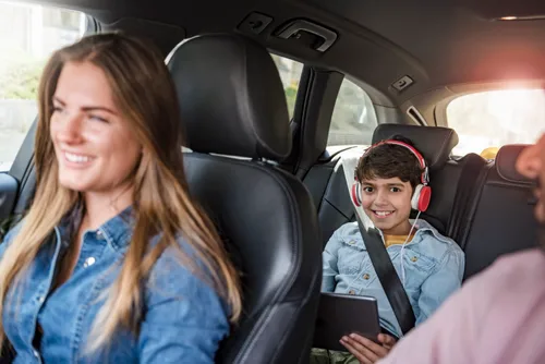6 Educational and Mess-Free Activities That Entertain Traveling Kids